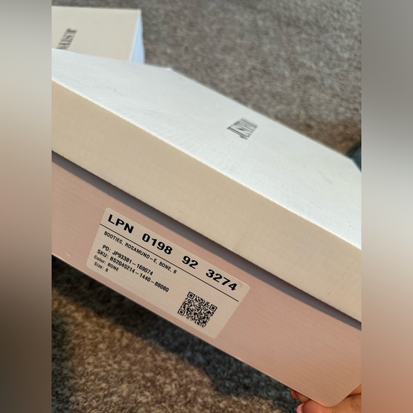 👰🏼‍♀️ Perfect White Leather Bachelorette Bridal Booties! 👢 NWT ✨ - Picture 3 of 3